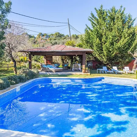 Port Family House With Pool